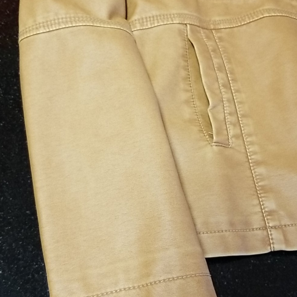 MM Essentials Jacket - Picture 10 of 11